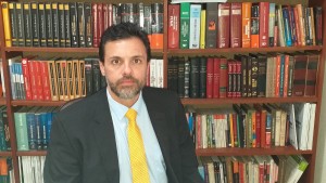 Antonio Carlos Bellini escreve a coluna Direito e Cidadania. É advogado criminalista e sócio do escritório Bellini Júnior & Vilhena Sociedade de Advogados, que atende normalmente por agendamento na sede do sindicato em Campinas ou por videoconferência no período de quarentena 